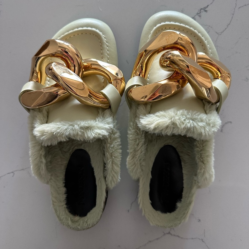 JW Anderson Lined Mule Clog EU 39
Worn once inside.